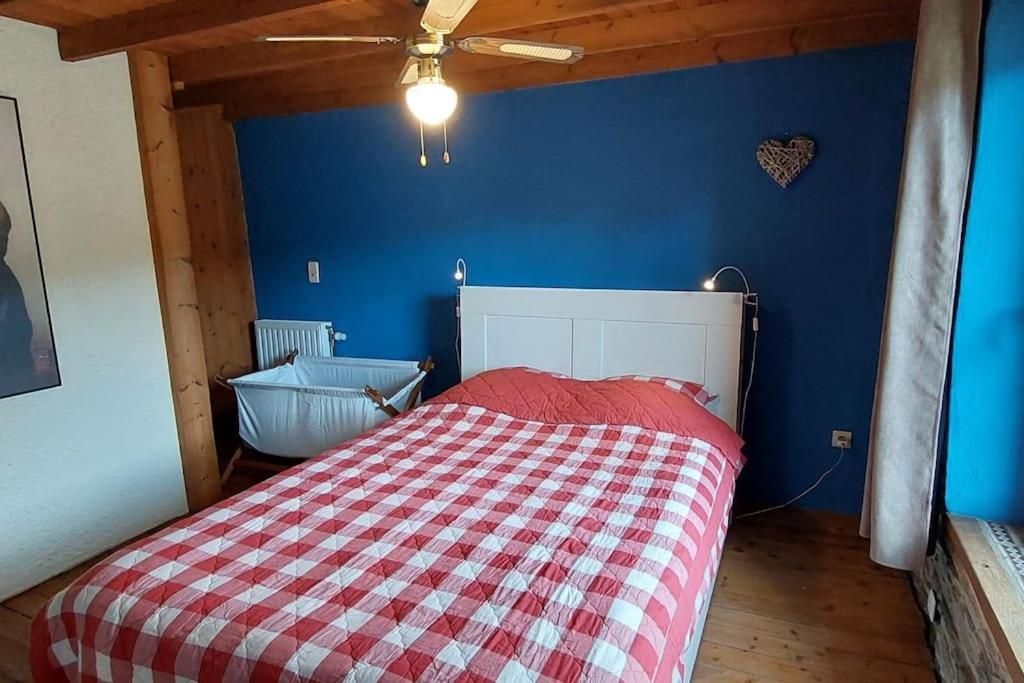 L'Ardoisiere: Jolie Maison Ardennaise. Alle Exterior foto