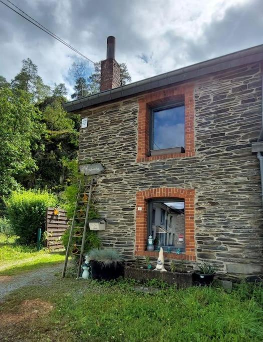L'Ardoisiere: Jolie Maison Ardennaise. Alle Exterior foto