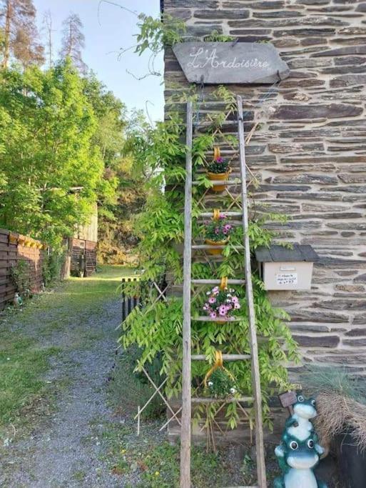 L'Ardoisiere: Jolie Maison Ardennaise. Alle Exterior foto